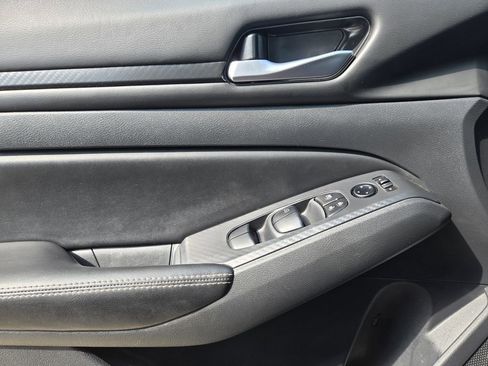 Used 2024 Nissan Altima 2.5 SV w/ SV Premium Package FWD image 25