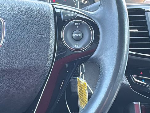 Used 2017 Honda Accord Sport image 23