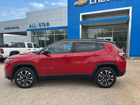 Used 2024 Jeep Compass Limited AWD/4WD image 2