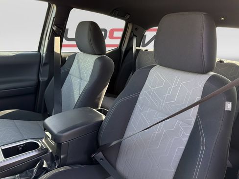 Used 2023 Toyota Tacoma TRD Off-Road w/ Technology Package RWD image 11