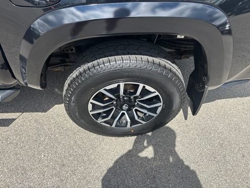 Used 2021 Toyota Tacoma TRD Sport w/ Technology Package AWD/4WD image 38