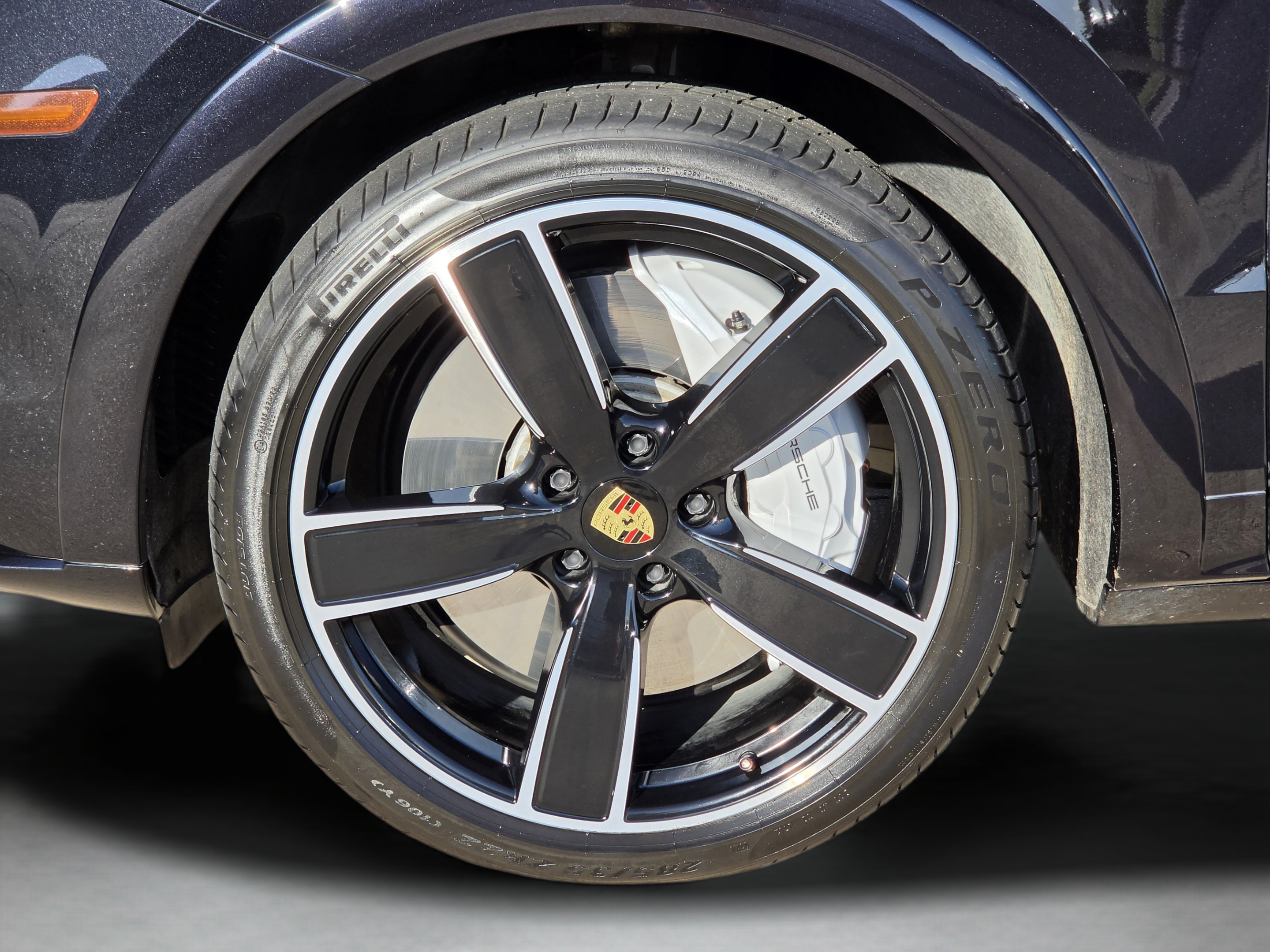 Used 2019 Porsche Cayenne Turbo AWD/4WD image 34