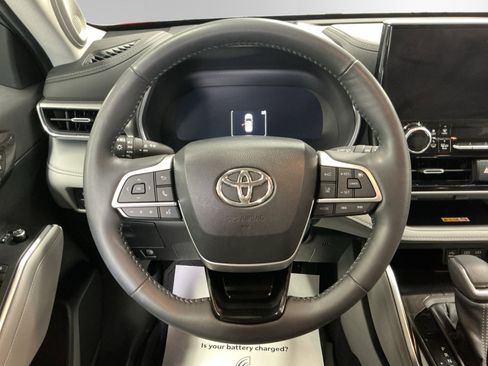 Used 2023 Toyota Highlander Platinum AWD/4WD image 12