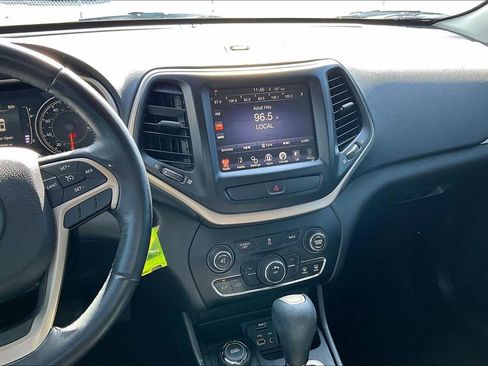 Used 2016 Jeep Cherokee Latitude image 9