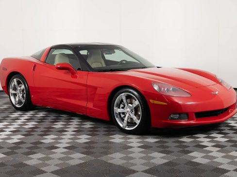 Used 2008 Chevrolet Corvette Coupe w/ Preferred Equipment Group RWD image 10