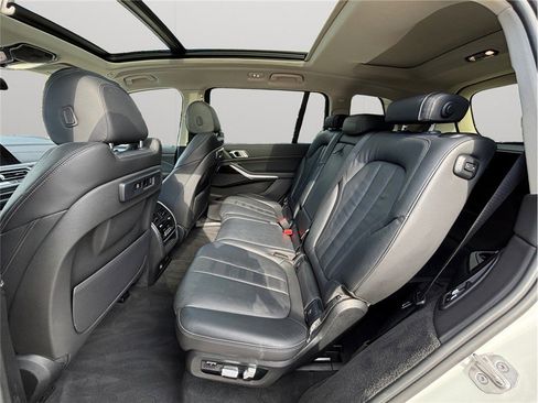 Used 2021 BMW X7 xDrive40i w/ Parking Assistance Package image 43