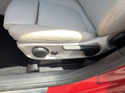 Used 2022 Mercedes-Benz GLB 250 4MATIC image 21