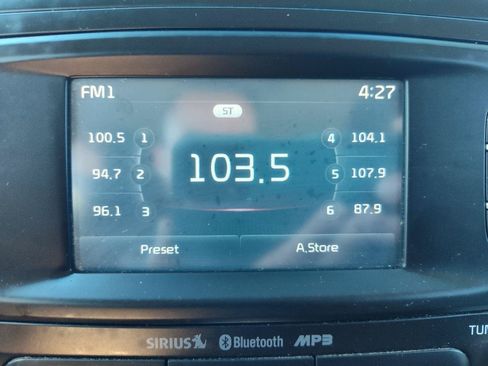 Used 2016 Kia Soul + FWD image 23