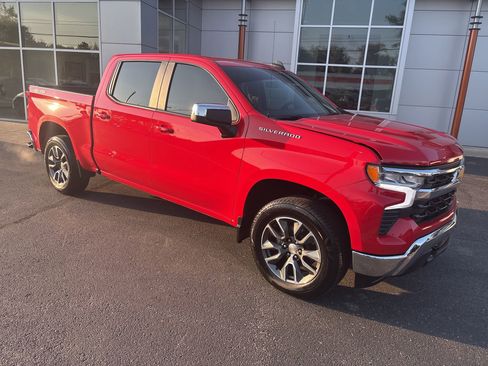 Used 2025 Chevrolet Silverado 1500 LT image 18