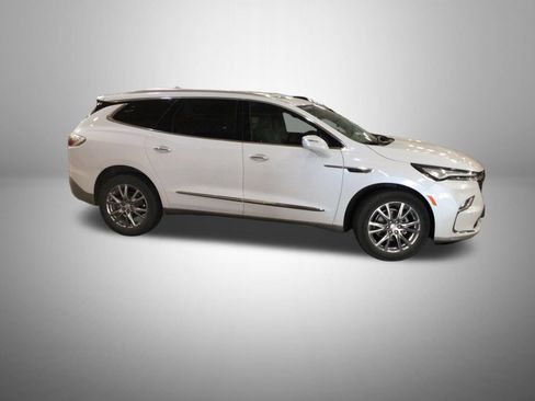 Used 2022 Buick Enclave Premium w/ Experience Buick Package AWD/4WD image 3
