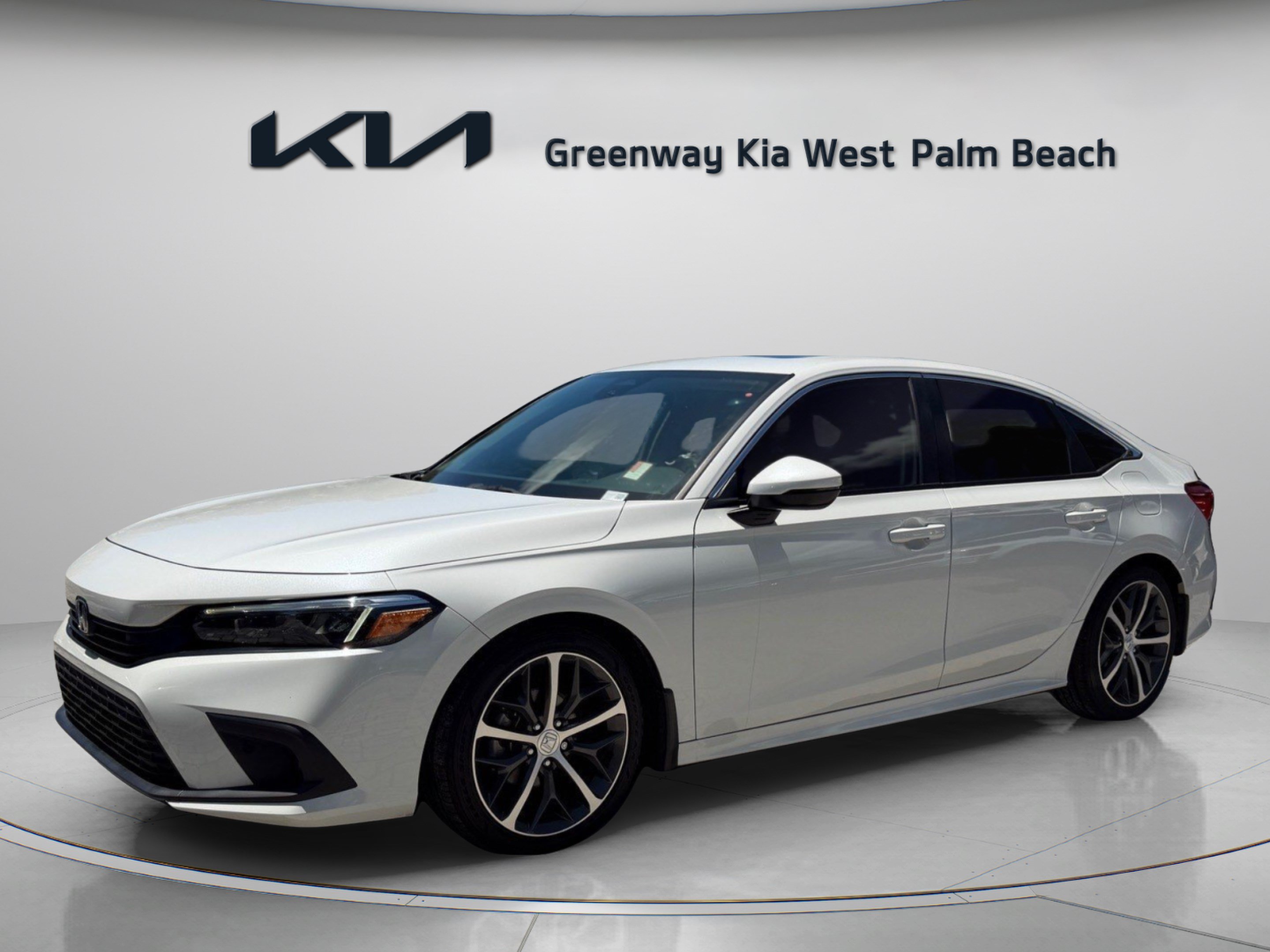 Used 2023 Honda Civic Touring image 3