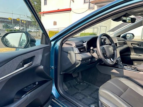 Certified 2025 Toyota Camry XLE FWD image 9