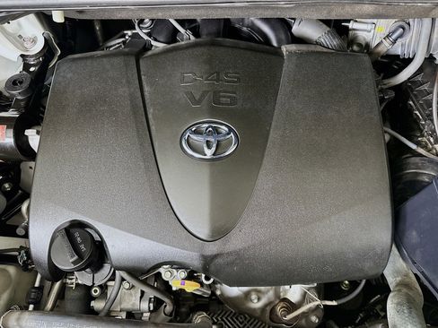 Used 2017 Toyota Sienna LE image 30