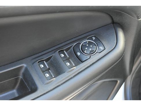 Used 2023 Ford Edge SEL image 16