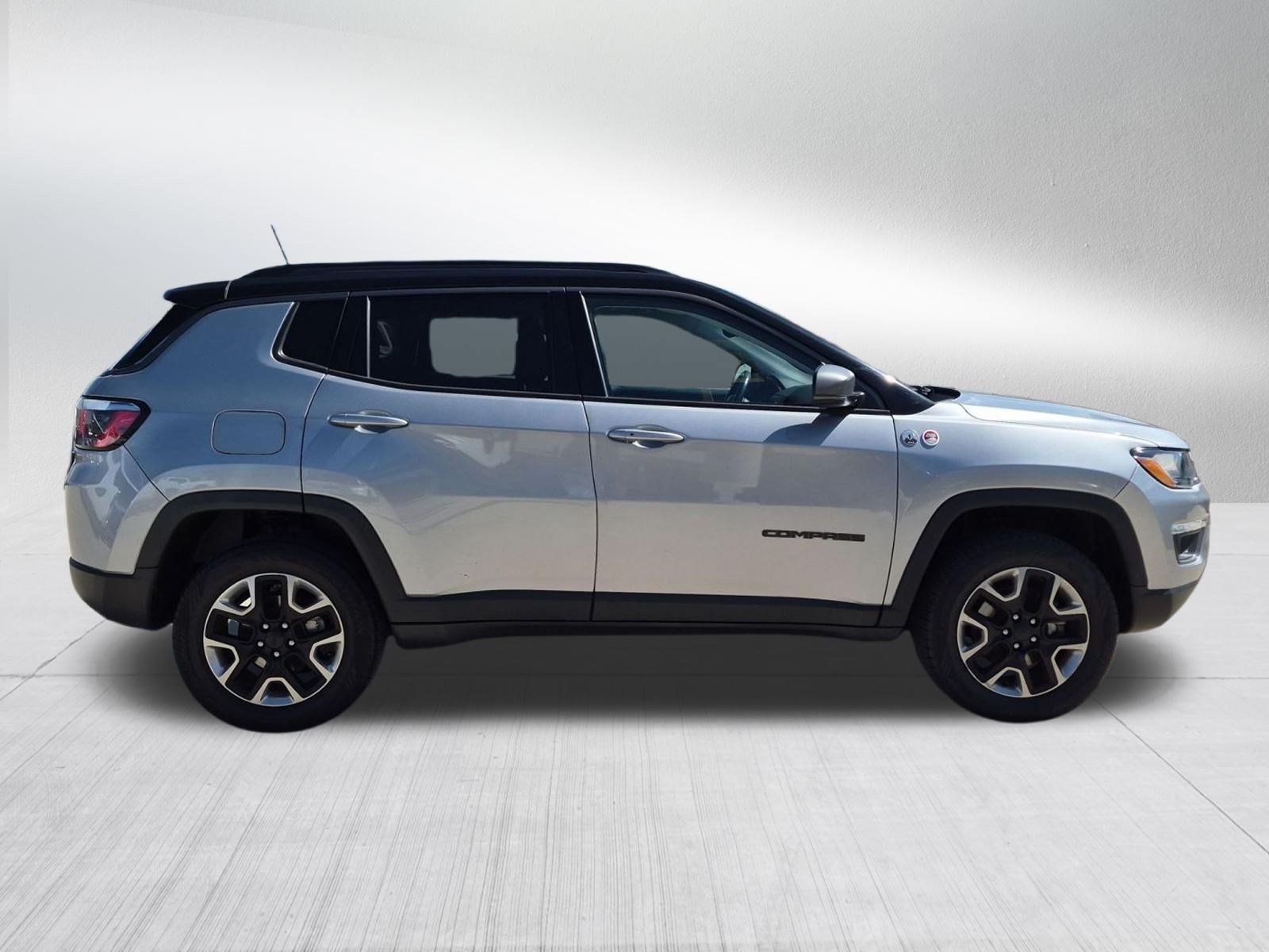 Used 2018 Jeep Compass Trailhawk AWD/4WD image 6