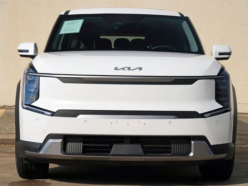 Used 2026 Kia EV9 Light RWD image 6
