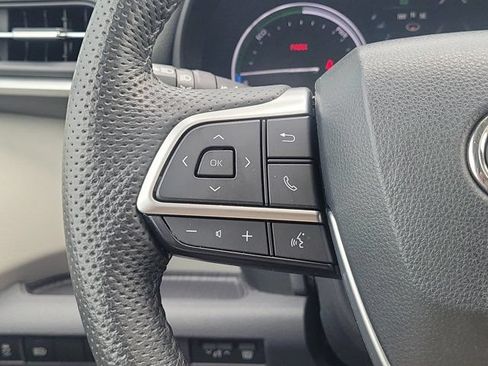 Used 2023 Toyota Sienna Limited AWD/4WD image 22