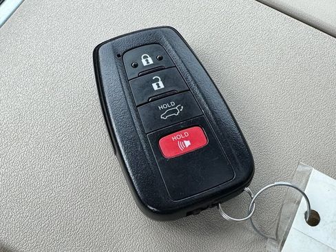Used 2021 Toyota Highlander Platinum AWD/4WD image 36