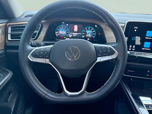 Used 2024 Volkswagen Atlas SE w/ Black Wheel Package FWD image 14
