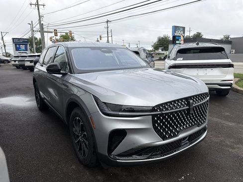 New 2026 Lincoln Nautilus Premier AWD/4WD image 4