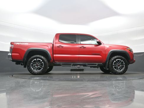 Used 2023 Toyota Tacoma TRD Off-Road w/ Black Out Package (TMS) AWD/4WD image 33