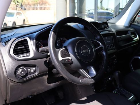 Used 2021 Jeep Renegade Latitude w/ Convenience Group FWD image 39