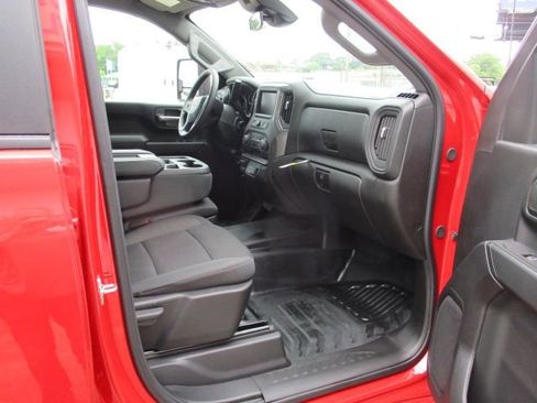 Used 2026 Chevrolet Silverado 3500 W/T AWD/4WD image 4