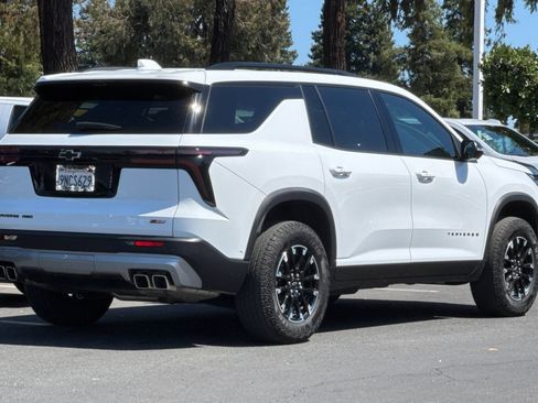 Used 2024 Chevrolet Traverse Z71 w/ Enhanced Driving Package AWD/4WD image 5