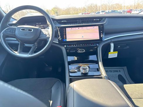 New 2026 Jeep Grand Cherokee Altitude AWD/4WD image 20