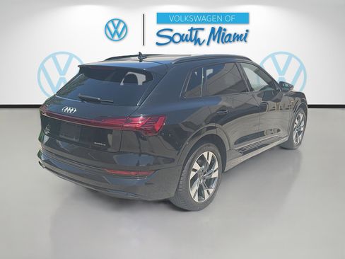 Used 2022 Audi e-tron Premium AWD/4WD image 7