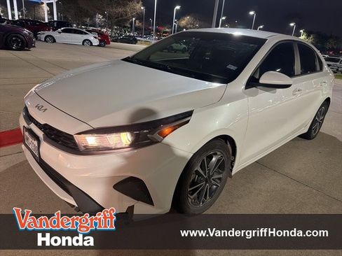 Used 2023 Kia Forte LXS image 1