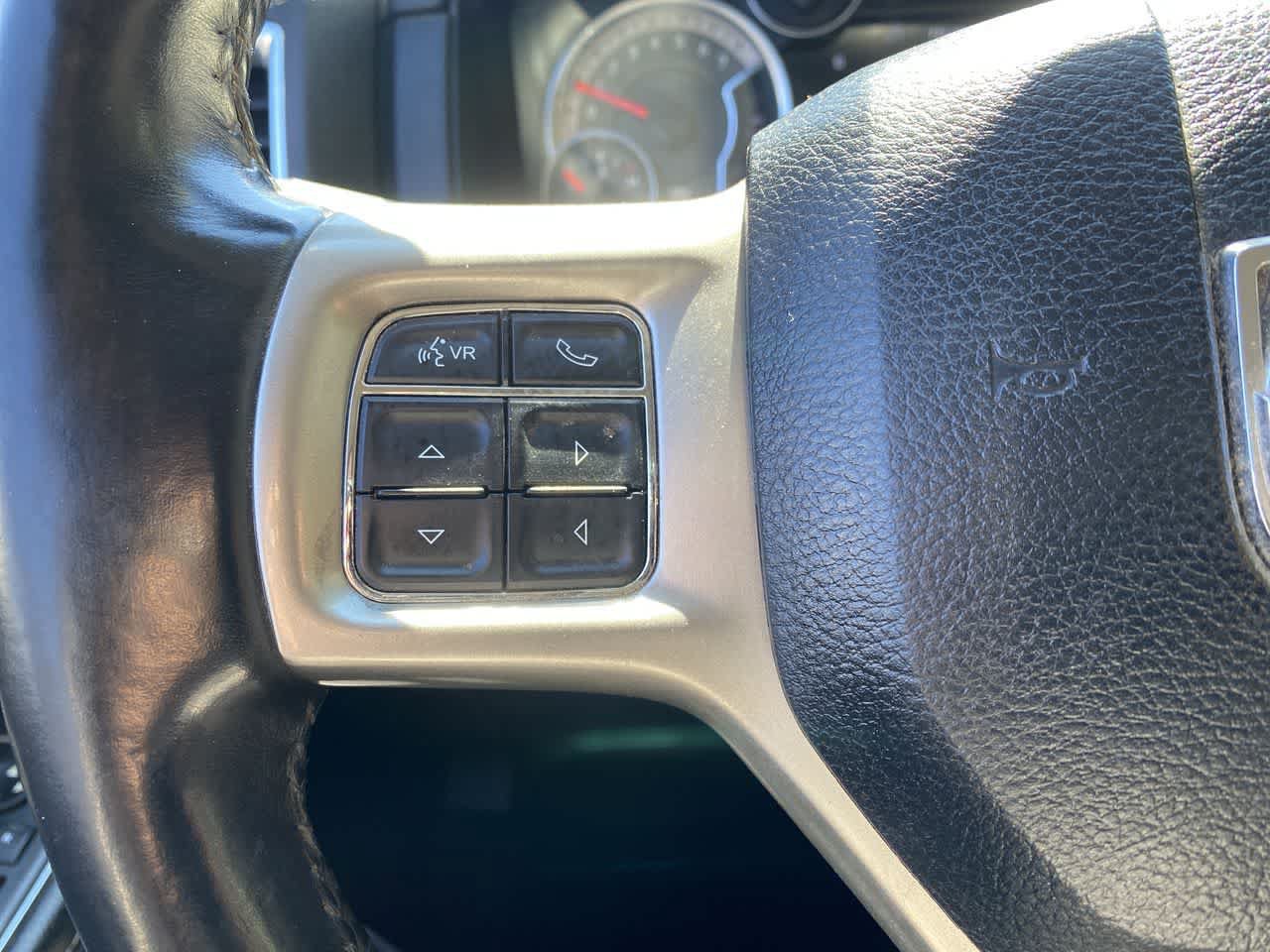 Used 2014 RAM 1500 Laramie w/ Convenience Group AWD/4WD image 19