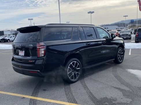 Used 2022 Chevrolet Suburban RST w/ Luxury Package image 5