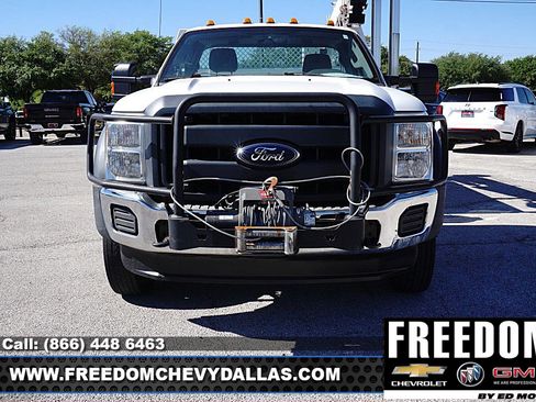 Used 2015 Ford F550 4x4 Regular Cab Super Duty image 2