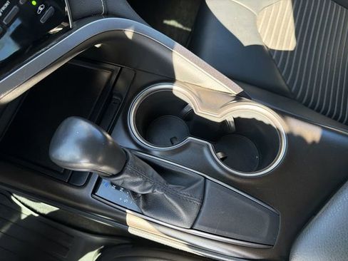 Used 2021 Toyota Camry SE w/ Blackout Package (TMS) image 22