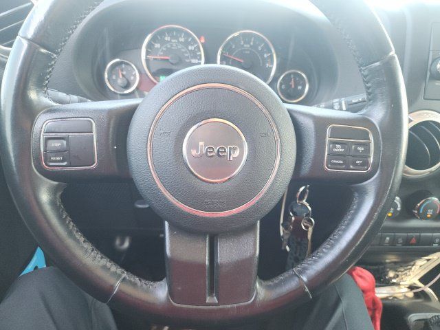 Used 2018 Jeep Wrangler Unlimited Sahara AWD/4WD image 9
