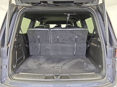 Used 2024 Jeep Wagoneer Series II w/ Flexible Seating Group RWD image 11