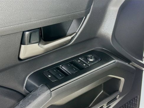 Certified 2025 Toyota Tacoma TRD Off-Road AWD/4WD image 20
