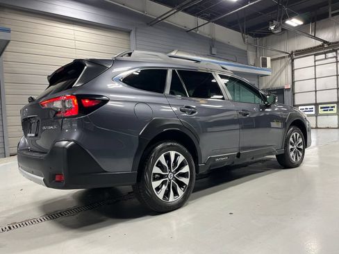 Used 2025 Subaru Outback Limited AWD/4WD image 9