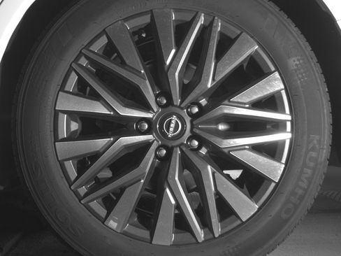 Used 2025 Nissan Altima 2.5 SV FWD image 14