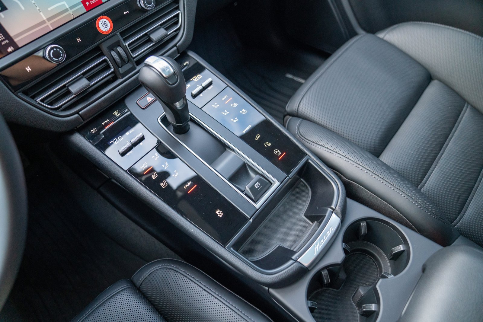 Certified 2026 Porsche Macan AWD/4WD image 21