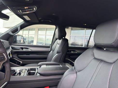 New 2026 Jeep Grand Wagoneer Limited image 28