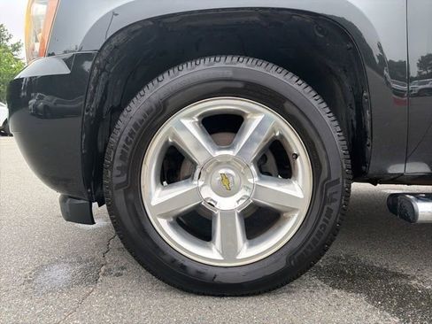 Used 2013 Chevrolet Suburban LT w/ Luxury Package AWD/4WD image 11