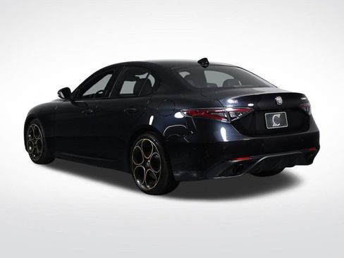 Used 2025 Alfa Romeo Giulia Intensa w/ Driving Assist Package image 3