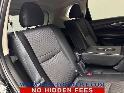 Used 2018 Nissan Rogue SV AWD/4WD image 18