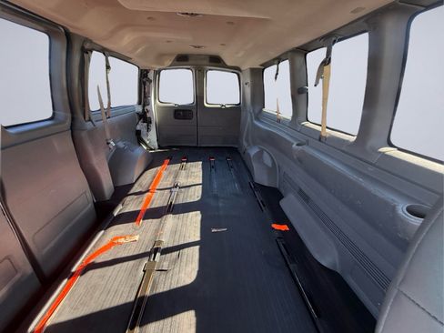 Used 2019 Chevrolet Express 2500 LS RWD image 15