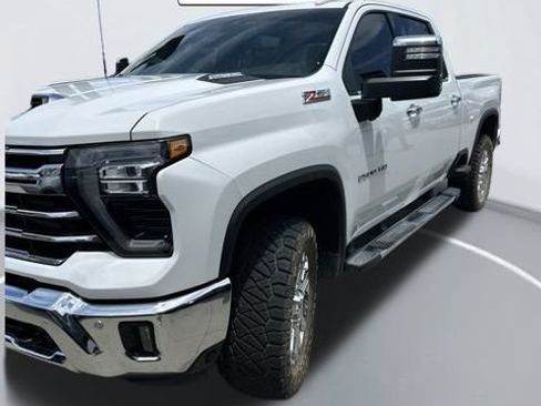 Used 2025 Chevrolet Silverado 2500 LTZ w/ LTZ Convenience Package AWD/4WD image 1