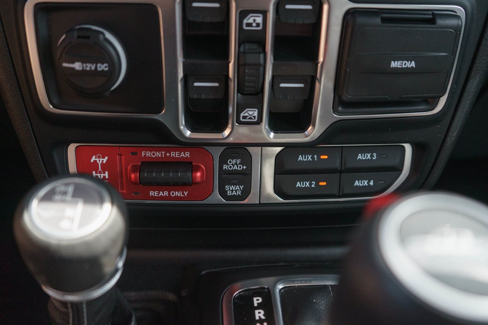 Used 2025 Jeep Gladiator Rubicon w/ Technology Group AWD/4WD image 20