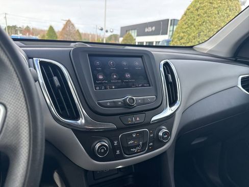 Used 2022 Chevrolet Equinox LS image 11