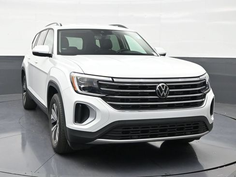 Used 2025 Volkswagen Atlas SE FWD image 7
